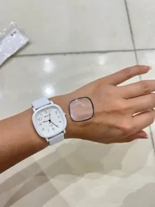 تجریه خرید ساعت مچی عقربه ای بولون مدل بند ژله ای ضد حساسیت 3