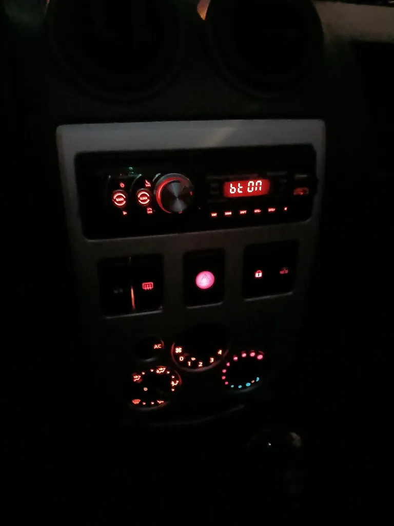 پخش کننده خودرو مکسیدر مدل MX-DL3088U2