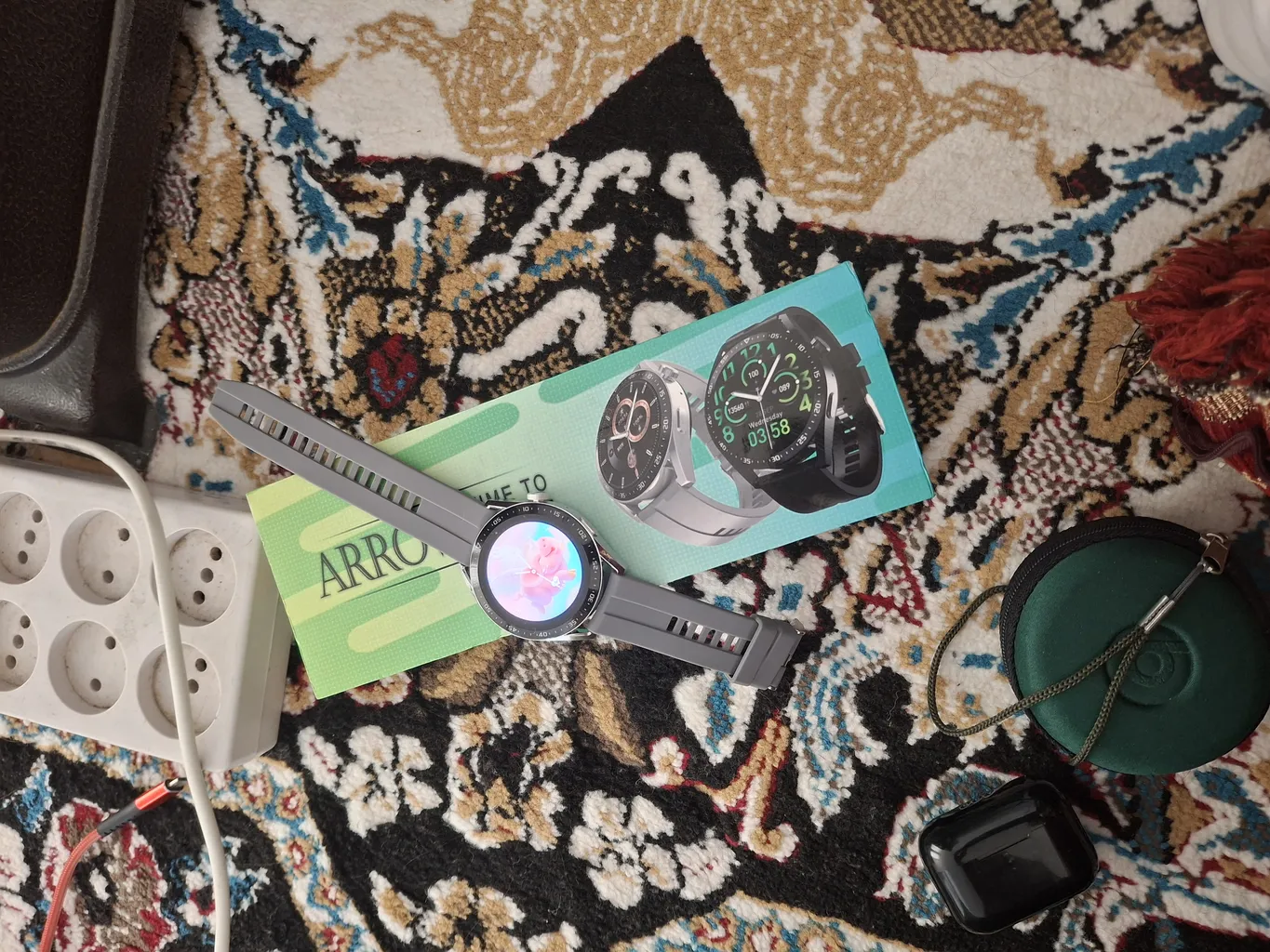 ساعت هوشمند ارو مدل705 ،مناسب برای ورزش،روزمره،رسمی،دارای قابلیت های صفحه نمایش رنگی و لمسی، کنترل موسیقی،کنترل سطح اکسیژن خون، قابلیت مکالمه از طریق بلوتوث،بند سیلیکون، فرم صفحه گرد