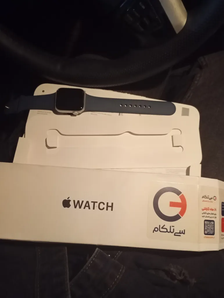 ساعت هوشمند اپل مدل SE Aluminum Case 40mm with Sport Loop Band ساعت هوشمند اپل مدل SE Aluminum Case 40mm with Sport Loop Band