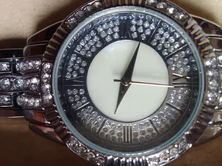 ساعت مچی عقربه ای زنانه مدل دیت جاست نگینی کد FULL-J-N1