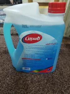 تجریه خرید محلول شیشه‌شوی خودرو کاسپین مدل Non-Smearing حجم 4 لیتر