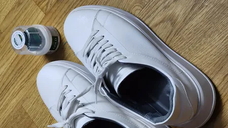 واکس براق کننده کفش گلد کر مدل 50 گچی رنگ سفید