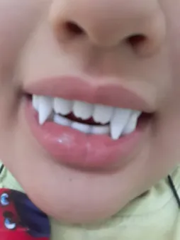 ابزار شوخی طرح دندان دراکولا کد 01