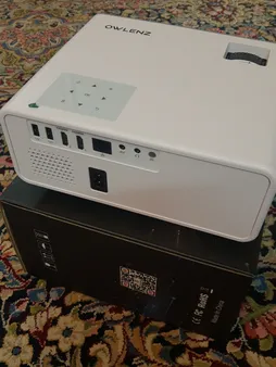 ویدئو پروژکتور النز مدل SD500 Smart Android به همراه پرده نمایش و دو کنترل