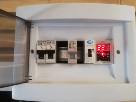 محافظ ولتاژ شیوا امواج مدل VPJN-20