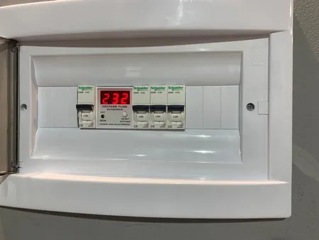 محافظ ولتاژ میکرومکس مدل F-DVP