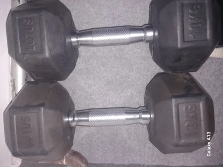 دمبل مدل شش ضلعی وزن 10 کیلوگرم بسته دو عددی