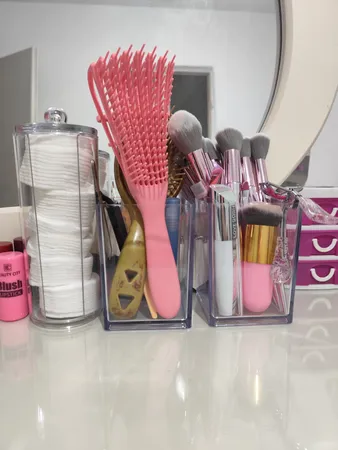 استند لوازم آرایشی مدل M