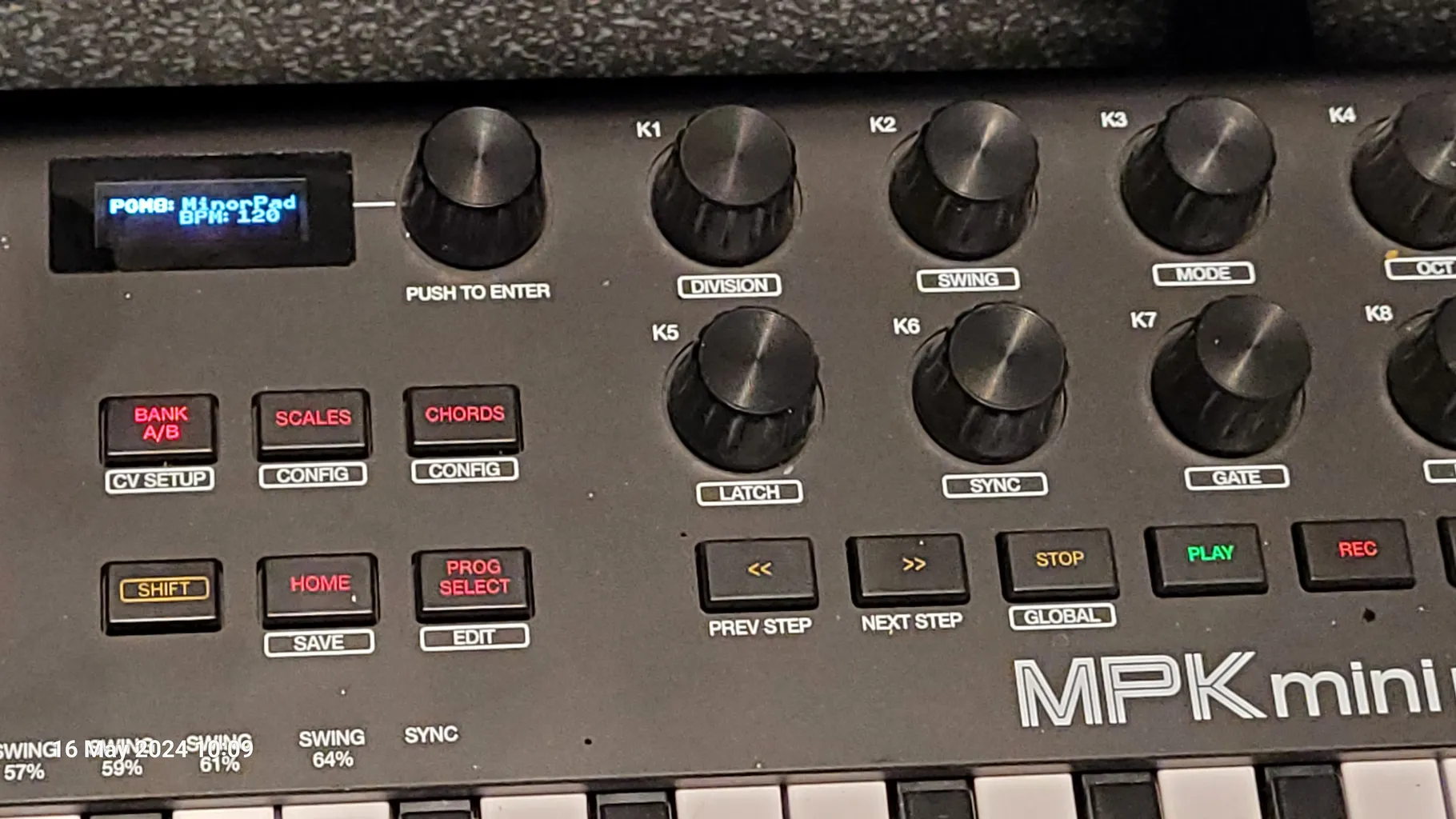 میدی کنترلر آکایی مدل MPK Mini Plus