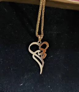 تجریه خرید آویز گردنبند طلا 18 عیار زنانه کرابو طرح مادر مدل Kr3437