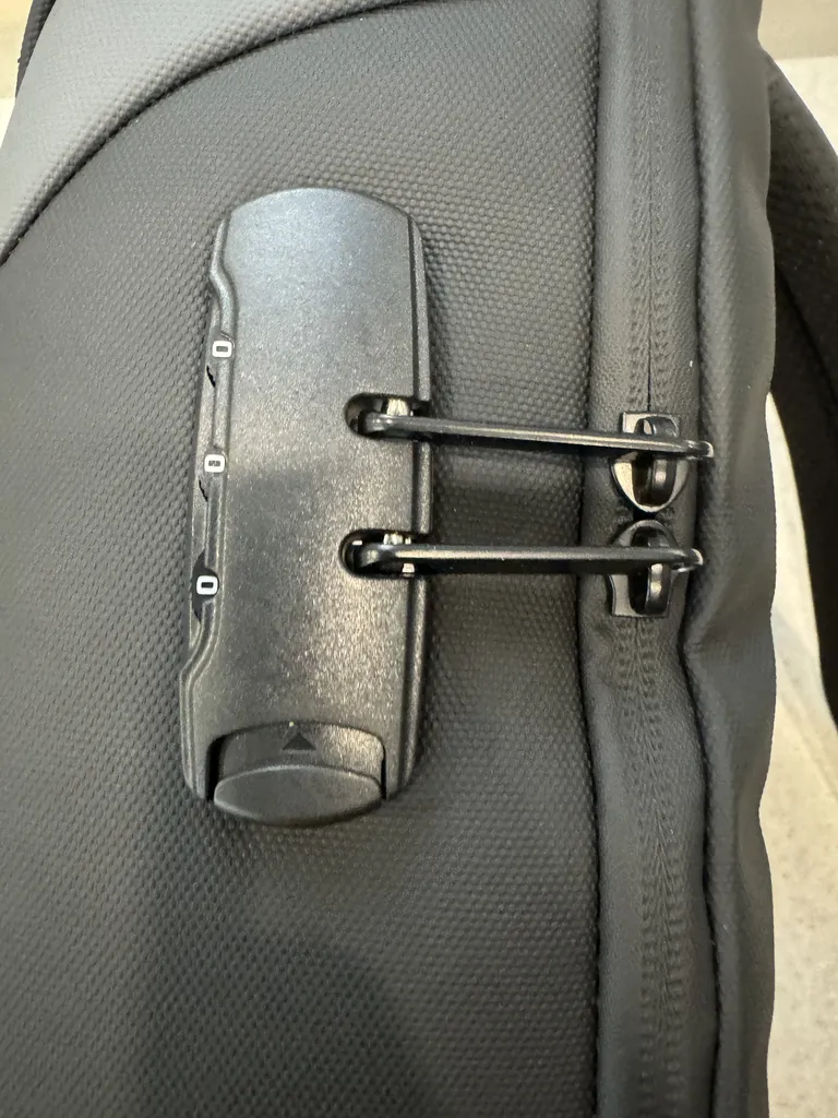 کوله پشتی لپ تاپ مینگلو مدل ML-2201 مناسب برای لپ تاپ 15.6 اینچی