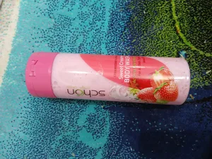 تجریه خرید شامپو بدن شون مدل Strawberry And Milk حجم 300 میلی لیتر