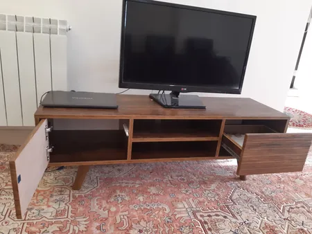 میز تلویزیون بیتلی مدل خطی