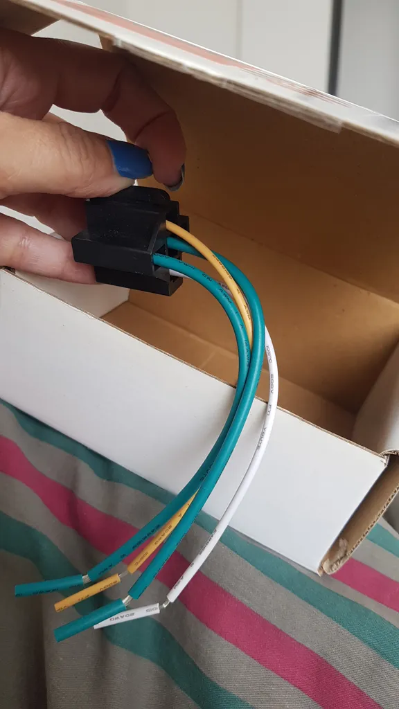 ردیاب خودرو کانفیدنتک مدل CT11