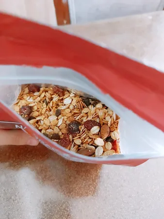 غلات صبحانه با کرنبری توت سوییت - 350 گرم