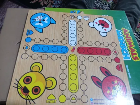 بازی منچ و مارپله تخته چوبی مدل Animals