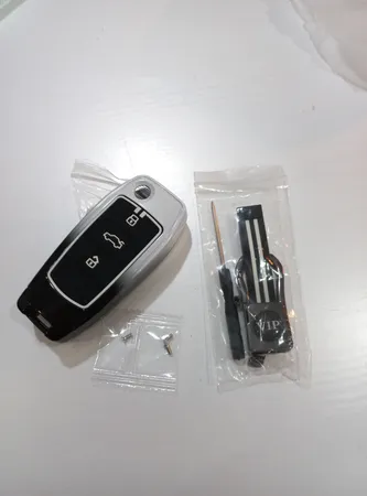 کاور ریموت و سوئیچ خودرو ام آر جی مدل A1106 طرح فلز گرادیانی مناسب برای ساینا اس