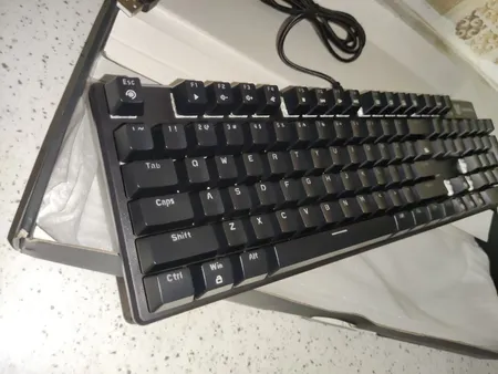 کیبورد مخصوص بازی اونیکوما مدل G27 RGB، مکانیکال سوییچ آبی، Full size، نورپردازی RGB