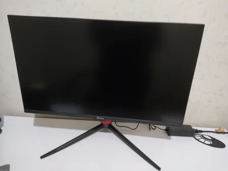 مانيتور گیمینگ 27 اینچ جی پلاس مدل GGM-L277FN، رزولوشن FullHD، پنل IPS، نرخ بروزرسانی 144 هرتز، با نسبت تصویر 16:9، دارای پورت HDMI و DisplayPort و USB و خروجی هدفون