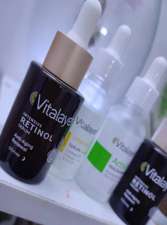 سرم ویتالیر مدل سرم رتینول حجم سازگار با نوع پوست میلی لیتر