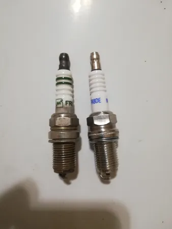 شمع خودرو نور مدل FR8DEبسته 4 عددی