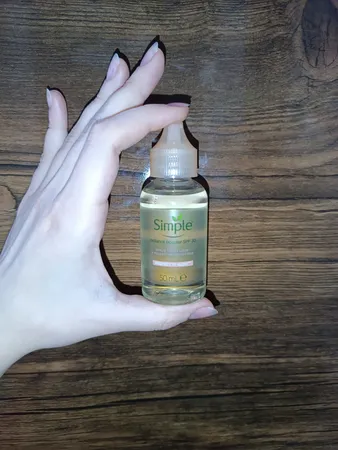 سرم روشن کننده سیمپل مدل Glow حجم 50 میلی لیتر