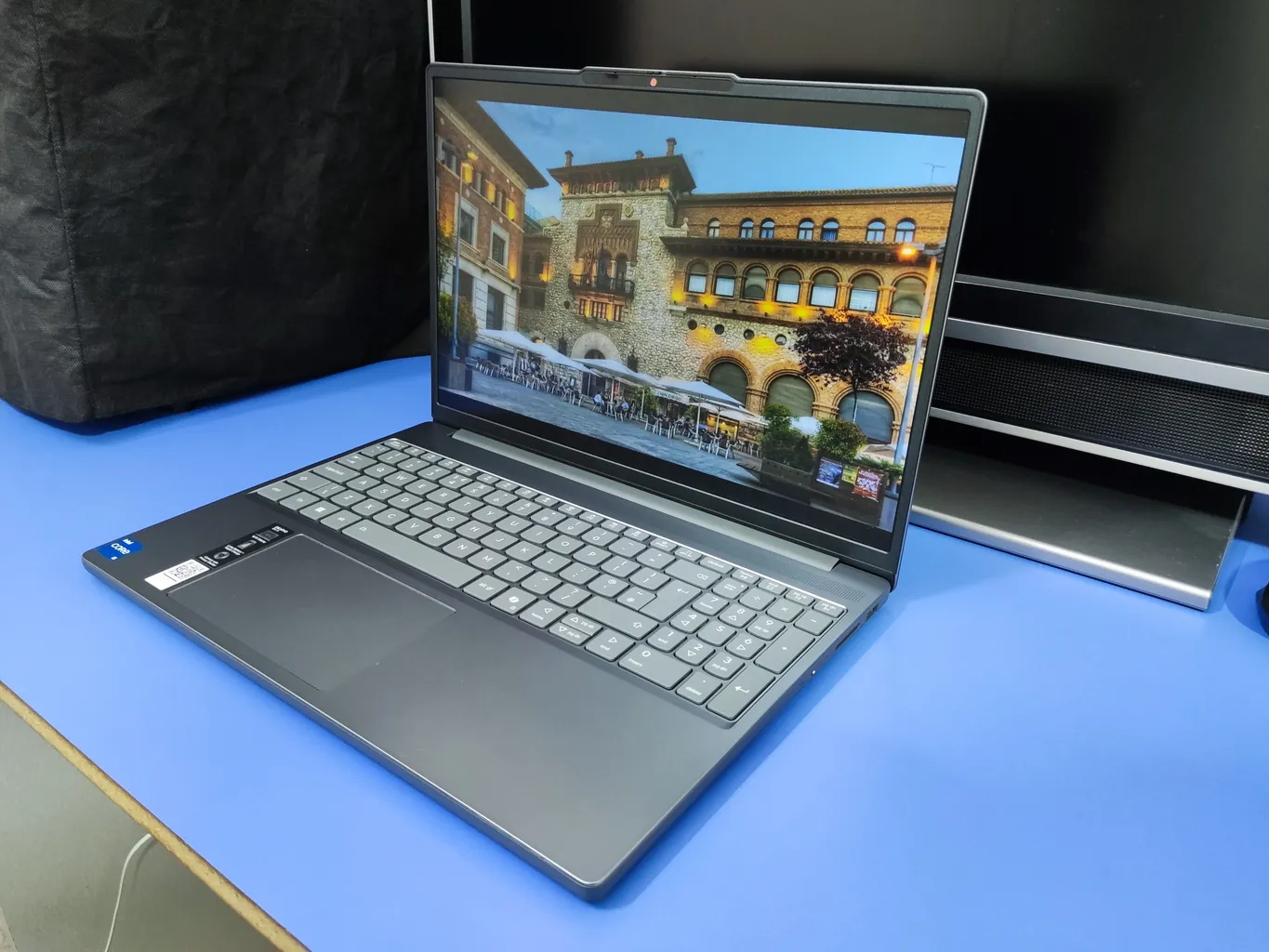 لپ تاپ 15.3 اینچی لنوو مدل IdeaPad Slim 3 15IRH10-i5 13420H-8GB DDR5-512GB SSD-IPS-Backlit