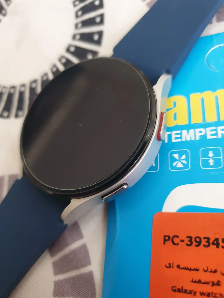 محافظ صفحه نمایش مدل شیشه ای مناسب برای ساعت هوشمند سامسونگ Galaxy watch4 active 44mm