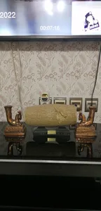 تجریه خرید مجسمه تندیس و پیکره شهریار مدل منشور آزادی ملل کد MO110