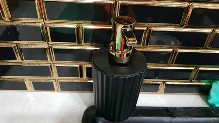 مخزن مایع دستشویی همارا مدل 005