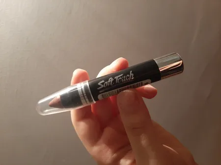 رژ لب مدادی میلوس شماره 24