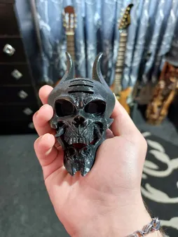 نگهدارنده پیک گیتار مدل  oni skull