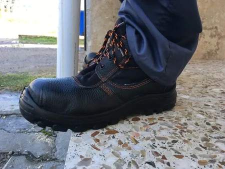 کفش ایمنی فولاد پا مدل ملت