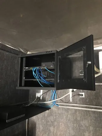 رک شبکه مدل 9 یونیت کد 9UG60 ECO