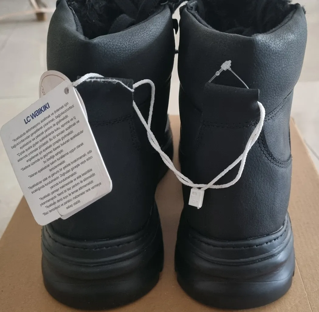 نیم بوت زنانه ال سی وایکیکی مدل ارتوپدیک TPU پلاس