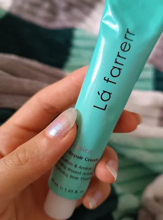 کرم ترمیم کننده پوست لافارر مدل سوکرانیکا حجم 30 میلی لیتر