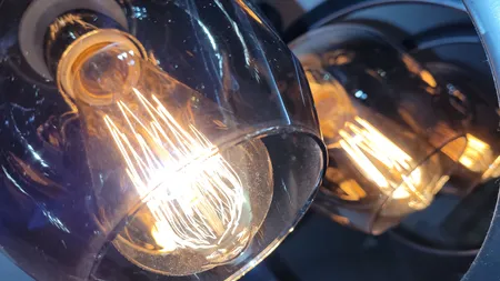 لامپ ادیسونی 40 وات کینگ سو مدل ST64 پایه E27