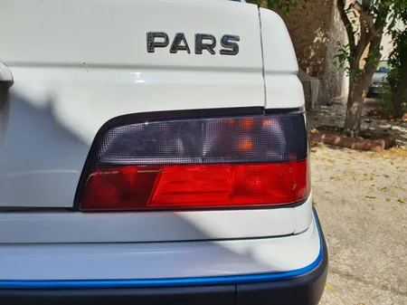 چراغ عقب مدل km23 مناسب برای پژو پارس ELX بسته 2عددی