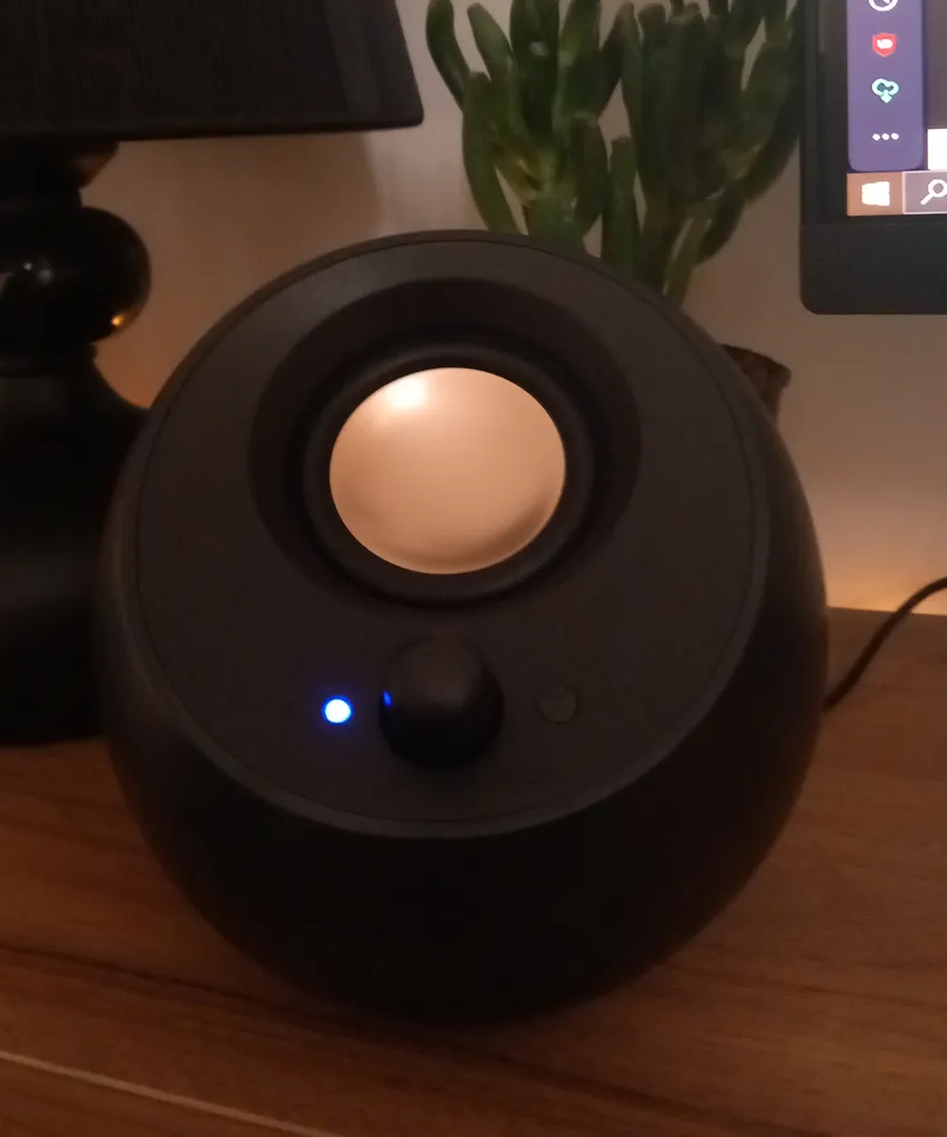 اسپیکر دسکتاپ کریتیو مدل Pebble V3