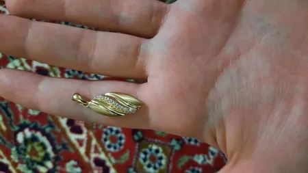 آویز گردنبند طلا 18 عیار زنانه طلای مستجابی مدل آوا تراش کد 121