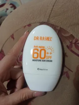 کرم ضد آفتاب بدون رنگ دکتر راشل SPF60 مدل 001 محافظ UVA ،UVB، ضد آب، مناسب انواع پوست حجم 60 میلی‌لیتر