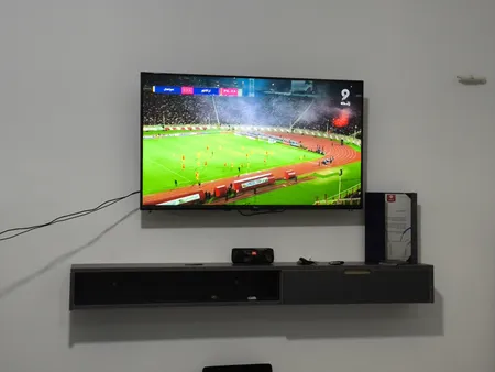 میز تلویزیون دیواری مدل dlf mirror