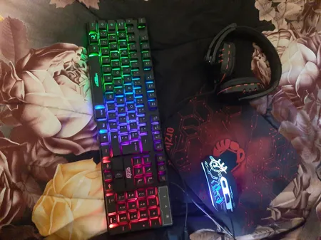 ست گیمینگ ارزلی مدل R_X_ESSENTIAL_PACK_RGB، سوییچ ممبران، Full-Size، نورپردازی LED RGB