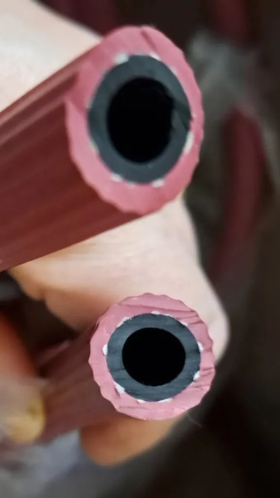 شلنگ گاز ایران یاسا مدل  دولایه ضدحریق نخ دار کد  8mm