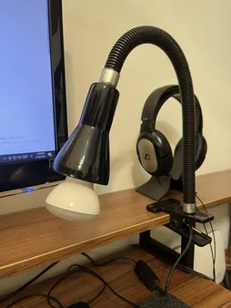 چراغ مطالعه صنایع‌ کریم‌ زاده مدل گیره ای کد CL-115