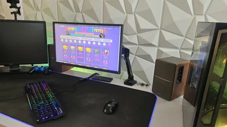 پایه نگهدارنده مانیتور ارگو مدل WLA001