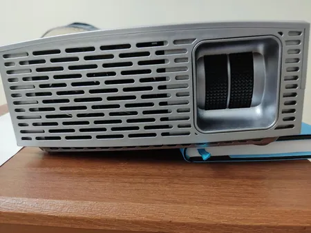 ویدئو پروژکتور وی وی برایت مدل F40 UP