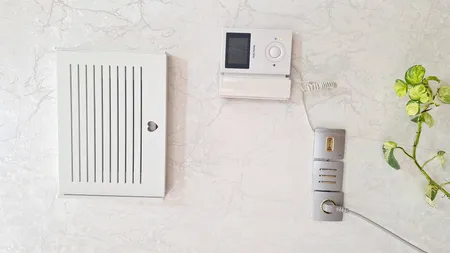 شلف دیواری مدل پوشاننده جعبه فیوز