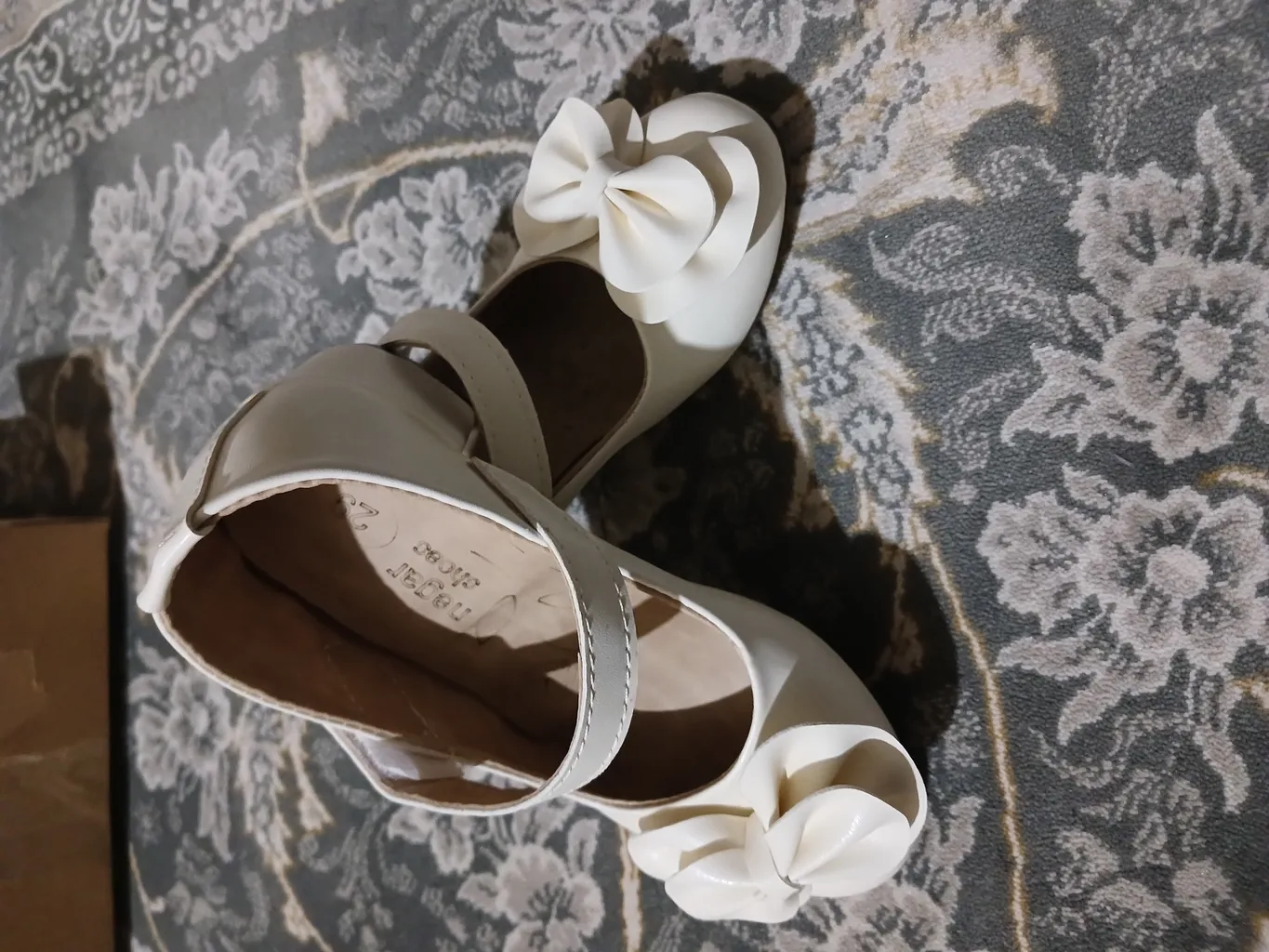 کفش دخترانه مدل مجلسی رو گلدار CR.3554